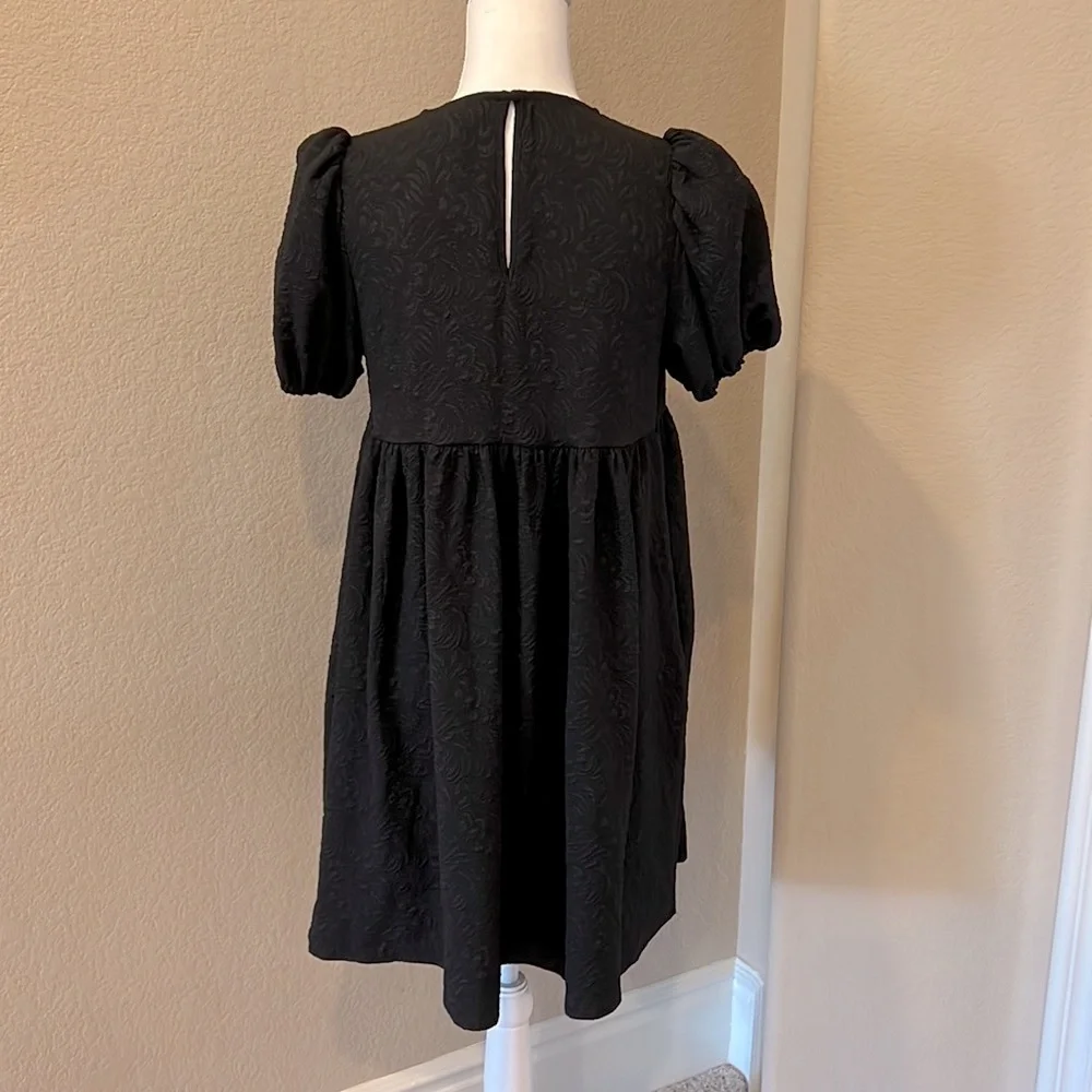 NWT Who What Wear Puff Sleeve Babydoll Dress in Black Jacquard - Picture 5 of 16